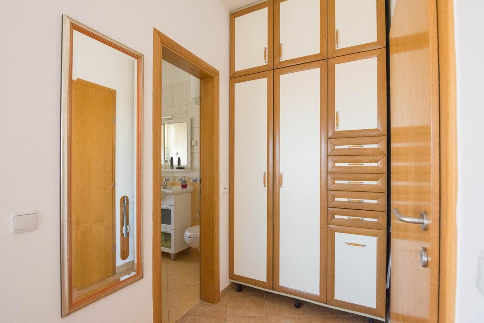 Spacious Apartment On A Great Location -Apartment Kuhta บีโอกราดนาโมรู ภายนอก รูปภาพ